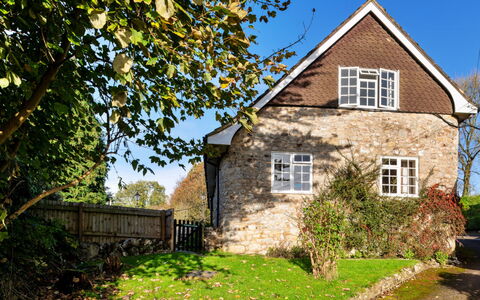 Lea Hill, Nuthatch: Building, Window, House, Branch, Cottage, Shrub, Roof, Home, Rural Area, Farmhouse