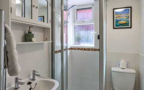 Palm Cott: Plumbing Fixture, Bathroom, Bathroom Sink, Sink, Flooring, Interior Design, Floor, Tap, Plumbing, Room