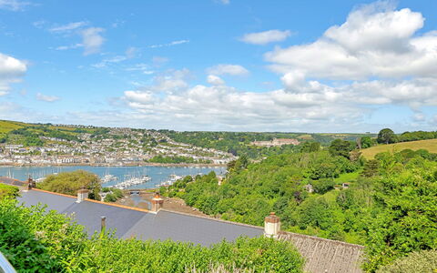 Larkrise: Green, Nature, Vegetation, Shrub, Landscape, Bank, Plant Community, Lake, Coast, Reservoir