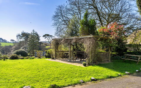 Trimstone Manor - Paddock Cottage: Grass, Tree, Shrub, Garden, Landscape, Grassland, Plant Community, Land Lot, Groundcover