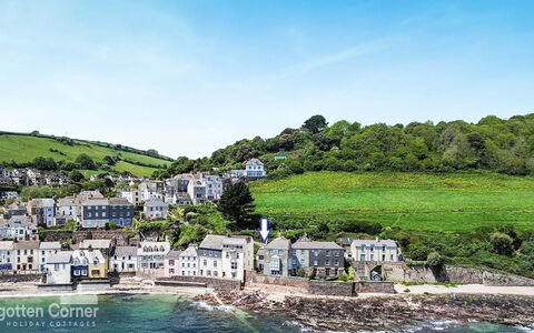 The Wash House, Kingsand: Coast, House, Residential Area, Coastal And Oceanic Landforms, Sea, Shore, Suburb, Resort Town, Bay, Headland