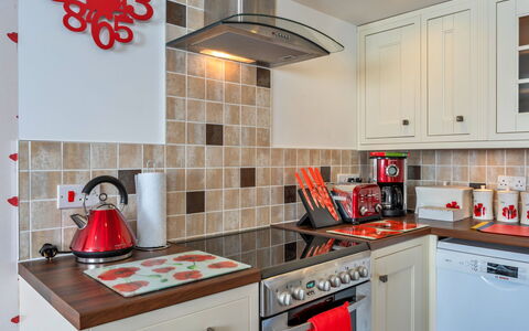 Poppy Cottage, Great Houndbeare Farm: Kitchen, Kitchen Appliance, Countertop, Major Appliance, Interior Design, Cabinetry, Kitchen Stove, Stove, Flooring, Home Appliance