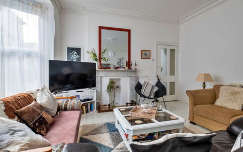 Isle of Wight 601: Furniture, Interior Design, Flooring, Wall, Floor, Wood, Couch, Living Room, Room, Ceiling