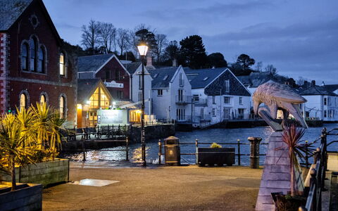 Captain'S Cottage at Mixtow Creek: Water, House, Waterway, Town, Reflection, Channel, Boat, Lake, Evening, Dock
