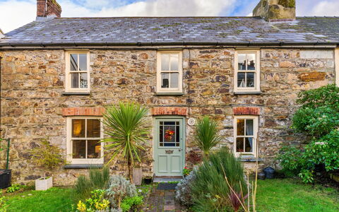 Wallis Cottage: Shrub, Cottage, Door, Garden, Stone Wall, Farmhouse, Landscaping, Sash Window, Yard, Historic House