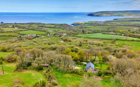 Arfron: Green, Natural Landscape, Grassland, Sea, Meadow, Ocean, Field, Pasture, Prairie, Plantation