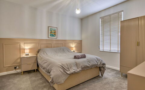 Dockyard House: Furniture, Bed, Interior Design, Bedroom, Flooring, Floor, Bed Sheet, Bedding, Ceiling, Wood