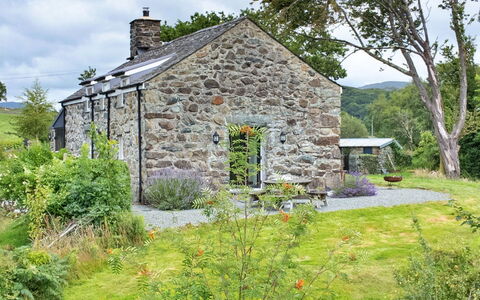 Penclogwynau: Grass, Shrub, Cottage, House, Landscape, Rural Area, Roof, Land Lot, Plant Community