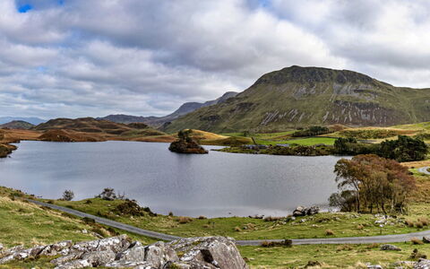Pandy Farmhouse: Body Of Water, Water, Water Resources, Mountainous Landforms, Mountain, Natural Landscape, Hill, Cloud, Tarn, Highland