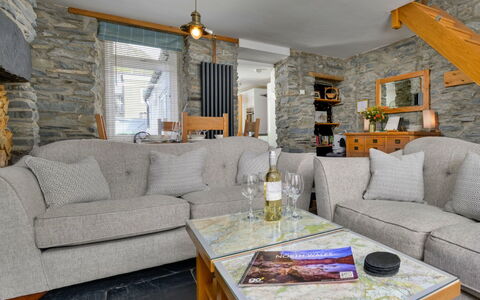 Garreg Ddu: Home, Furniture, Couch, Living Room, Stone Wall, Sofa Bed