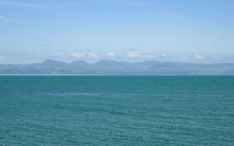 Ty Glan Y Mor: Blue, Sky, Water Resources, Daytime, Horizon, Cloud, Sea, Coastal And Oceanic Landforms