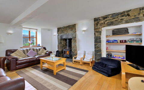 Gladstone: Furniture, Interior Design, Flooring, Ceiling, Room, Living Room, Chair, Couch, Hardwood
