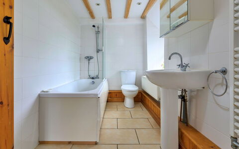 Gladstone: Flooring, Bathroom, Floor, Plumbing Fixture, Interior Design, Wall, Wood, Tap, Plumbing, Ceiling
