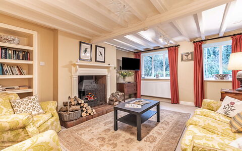 Dolhyfryd Lodge: Furniture, Interior Design, Wall, Flooring, Wood, Couch, Floor, Ceiling, Living Room, Room