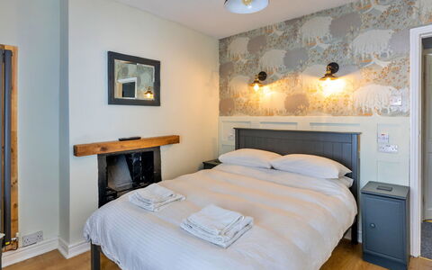 Ty Pen Y Bryn, Castle Views: Bed, Bedroom, Interior Design, Wall, Bedding, Bed Sheet, Wood, Ceiling, Furniture, Floor