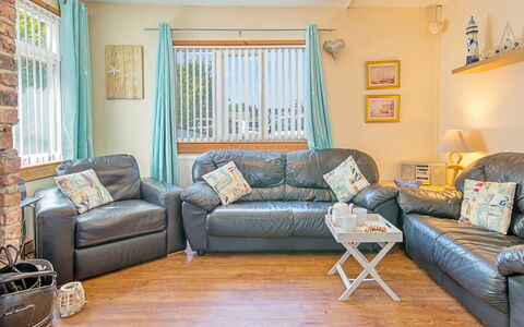 Morwen: Furniture, Interior Design, Couch, Wood, Flooring, Floor, Room, Home, Textile, Living Room