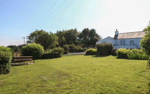 Merddyn Cottage: Sky, Grass, Grassland, Shrub, Plain, Land Lot, Rural Area, Lawn