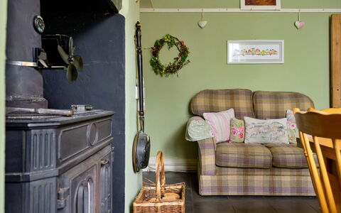 Bod Gwynedd: Furniture, Wall, Interior Design, Wood, Flooring, Floor, Lighting, Room, Living Room, Picture Frame