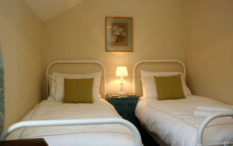 Pen-Y-Groes: Bed, Bedroom, Furniture, Bedding, Interior Design, Bed Sheet, Floor, Wood, Flooring, Textile
