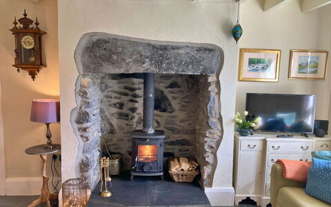 Pen-Y-Groes: Hearth, Home, Chimney, Natural Material, Fireplace, Stone Wall, Wood-Burning Stove, Living Room, Houseplant, Heat