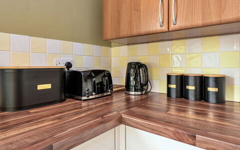 Nant Y Mynydd: Kitchen Appliance, Wood, Kitchen, Countertop, Small Appliance, Interior Design, Flooring, Home Appliance, Cabinetry
