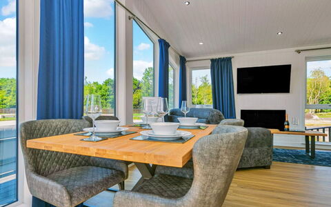 Silverwood Junior Chalet: Tableware, Serveware, Cup, Coffee Cup, Drinkware, Teapot, Food, Dishware, Teacup, Porcelain