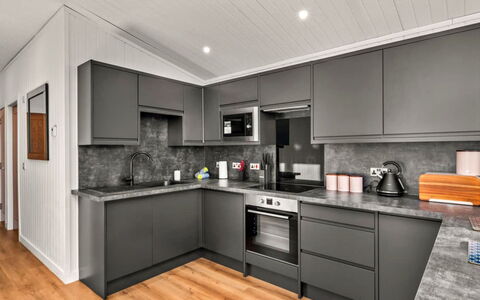 Silverwood Deluxe Chalet: Tableware, Serveware, Cup, Coffee Cup, Drinkware, Teapot, Food, Dishware, Teacup, Porcelain
