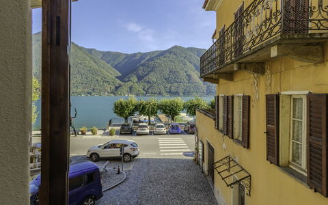 La Finestra sul Lago: Mountain Range, Balcony, Resort Town