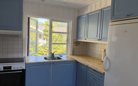 Andrina - 490M from the Sea: Tableware, Serveware, Cup, Coffee Cup, Drinkware, Teapot, Food, Dishware, Teacup, Porcelain