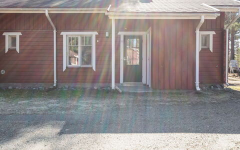 Koli Country Club B 5: Wood, Home, House, Roof, Siding, Cottage, Residential Area, Door, Sash Window, Hardwood