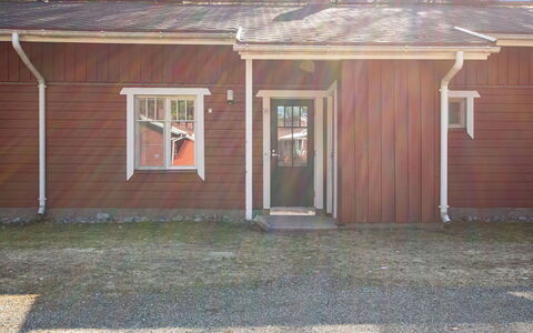 Koli Country Club B 6: Wood, Home, Siding, House, Roof, Cottage, Door, Wood Stain, Hardwood, Sash Window