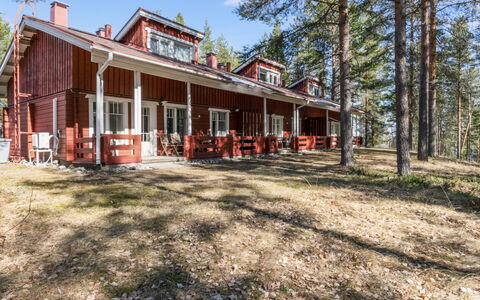 Koli Country Club B 7: Cottage, Home, Estate, Siding, Farmhouse, Woodland, Sash Window, Yard, Larch, Shade