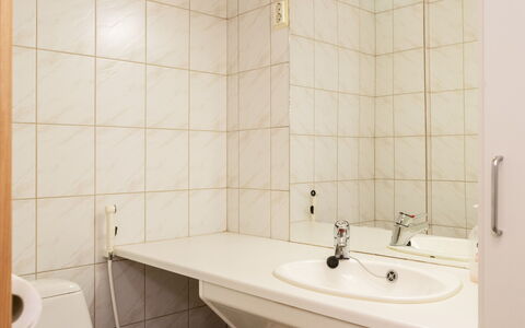 Koli Country Club B 7: Bathroom Sink, Plumbing Fixture, Wall, Flooring, Sink, Floor, Bathroom, Interior Design, Tap, Plumbing