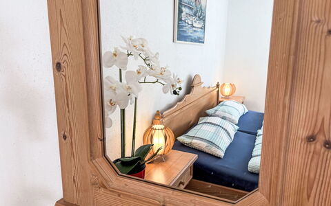 Albert: Wood, Interior Design, Room, Wood Stain, Hardwood, Natural Material, Mirror, Lamp, Picture Frame, Plywood