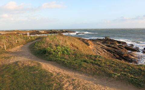 Beg en Aud: Coast, Horizon, Ecoregion, Coastal And Oceanic Landforms, Sea, Rock, Shore, Terrain, Ocean, Beach
