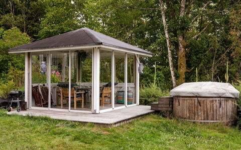 Lantdrömmen: Wood, Roof, Gazebo, Shade, Garden Buildings, Garden, Outdoor Structure, Pavilion, Cottage, Shed