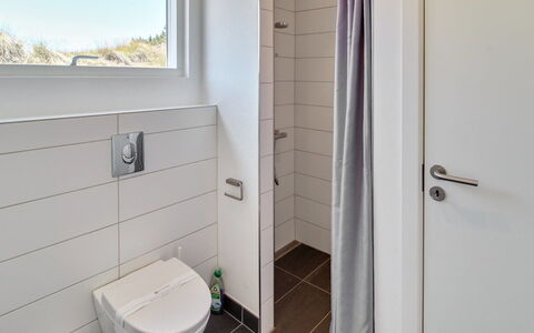 Fromer - 800M from the Sea: Wall, Flooring, Plumbing Fixture, Bathroom, Floor, Toilet, Interior Design, Toilet Seat, Plumbing, Tap