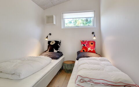 Fromer - 800M from the Sea: Wall, Wood, Interior Design, Flooring, Floor, Bedroom, Ceiling, Bed, Room, Home