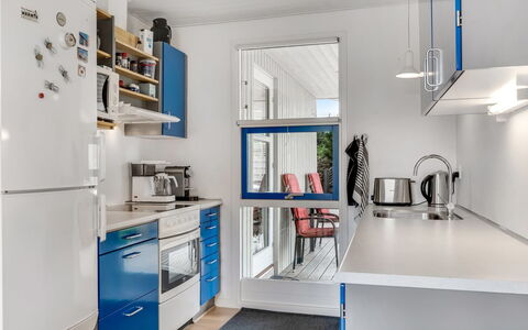 Jale - 300M from the Sea: Kitchen, Kitchen Appliance, Major Appliance, Countertop, Interior Design, Flooring, Ceiling, Home Appliance, Cabinetry, Furniture