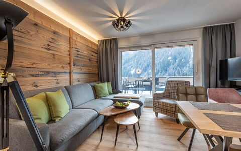 Viehhofen 1: Interior Design, Ceiling, Living Room, Hardwood, Wood Flooring, Wood Stain, Chair, Plank, Lumber, Kitchen & Dining Room Table
