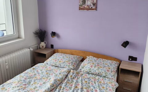Elizabeth: Bed, Furniture, Bedroom, Bedding, Bed Sheet, Interior Design, Linens, Room, Textile, Floor