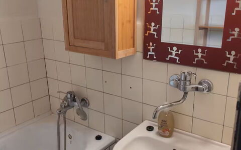 Elizabeth: Bathroom Sink, Plumbing Fixture, Bathroom, Flooring, Sink, Floor, Tap, Interior Design, Plumbing, Room