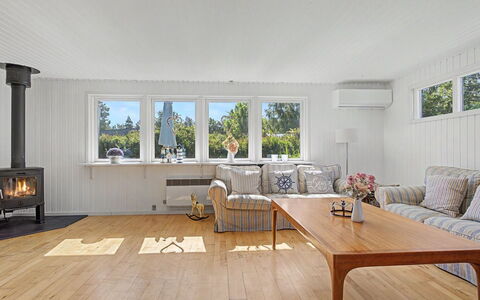 Leve - 300M from the Sea: Flooring, Interior Design, Floor, Furniture, Wood, Wood Flooring, Couch, Ceiling, Living Room, Room