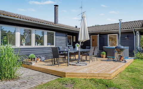 Leve - 300M from the Sea: Wood, Home, House, Roof, Porch, Door, Cottage, Deck, Hardwood, Composite Material