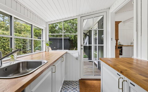 Brynja - 2.5Km from the Sea: Wood, Flooring, Interior Design, Kitchen, Home, Countertop, Cabinetry, Kitchen Appliance, Wood Stain, Ceiling