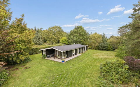 Brynja - 2.5Km from the Sea: Grass, Shrub, Home, Land Lot, Cottage, Groundcover, Estate, Farmhouse, Garden, Lawn
