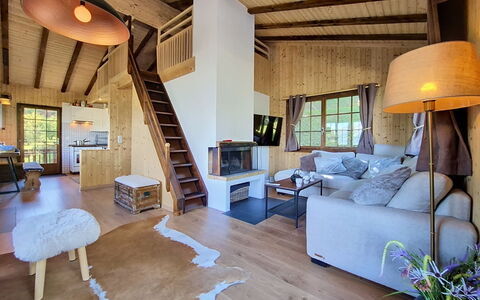 Ozer: Interior Design, Furniture, Wood, Flooring, Ceiling, Floor, Room, Wood Flooring, Living Room, Home