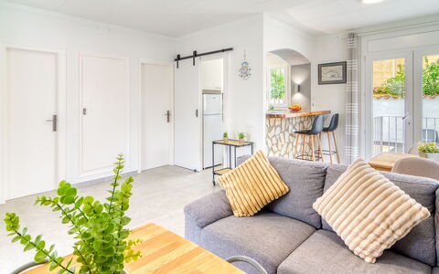 Antonia: Furniture, Interior Design, Couch, Flooring, Wall, Floor, Wood, Living Room, Ceiling, Room