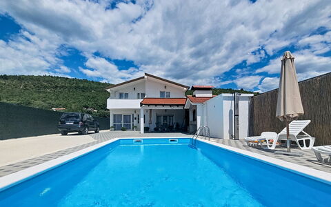Ivana: Swimming Pool, Leisure, Resort, Hotel