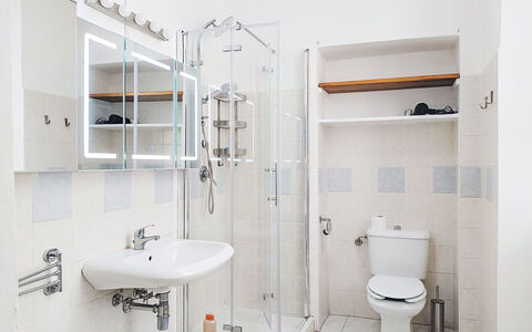 Verbania 695: Bathroom, Plumbing Fixture, Bathroom Sink, Interior Design, Sink, Flooring, Toilet, Floor, Tap, Toilet Seat